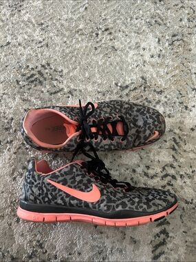 Nike cheetah free runs 5.0